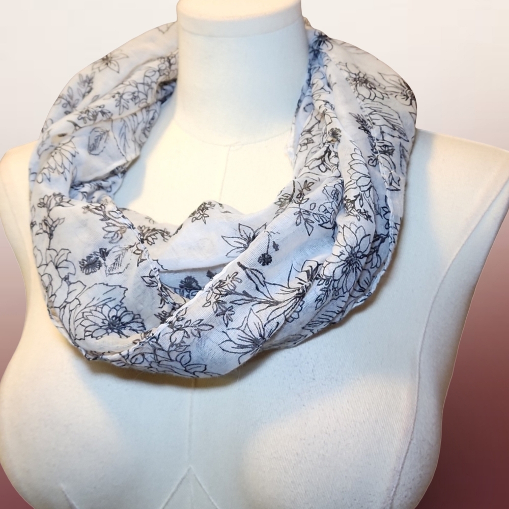 Floral Infinity Scarf ☆ White & Black ☆ 100% Polyester ☆ Women's ☆ Flower❥ Theme - Picture 3 of 6